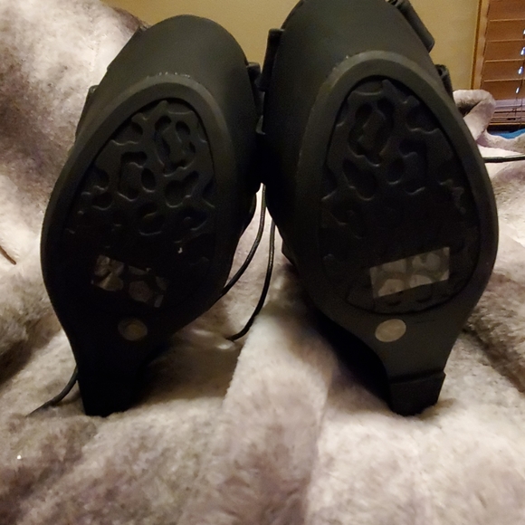 Platforms - Picture 3 of 4